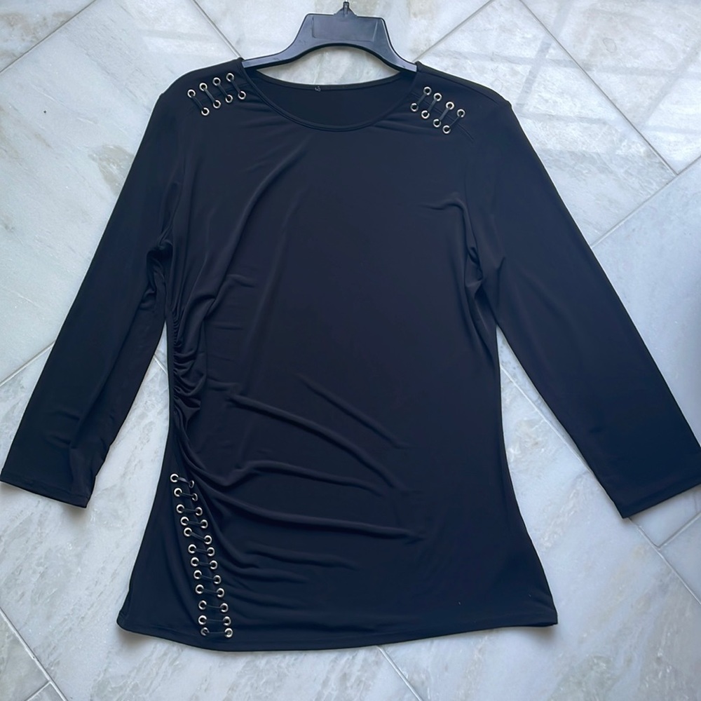 Black dressy top. EUC